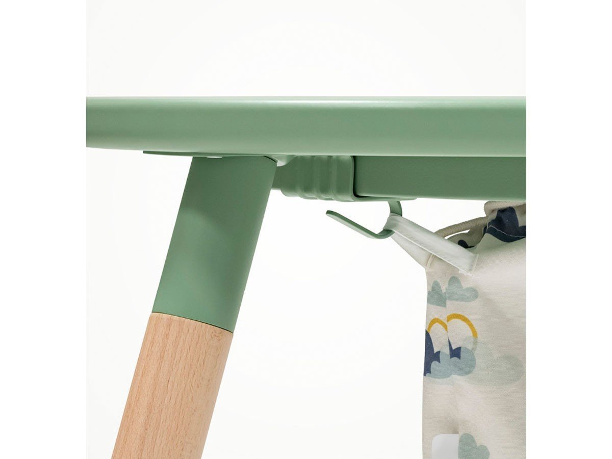 【ストッケ/STOKKE / GOODS】のSTOKKE Mu Table / ストッケ ミューテーブル ストレージバッグ インテリア・キッズ・メンズ・レディースファッション・服の通販 founy(ファニー) 　シンプル　Simple, Minimal　テーブル　Table, Dining Table　バスケット　Basket, Basket Bag　ブロック　Block, Solid Block Pattern　ベビー　Baby, Babywear　メッシュ　Mesh, Net Fabric　ホーム・キャンプ・アウトドア・お取り寄せ　Home Living / Home & Lifestyle / Camping Gear / Outdoor Camping　家具・インテリア　Home Furniture & Interior. Stylish & Functional Living Spaces　キッズ家具　Children's Furniture & Storage　プレイテーブルのフックに掛けるだけなので簡単に着脱できます。|ID: prp329100004768439 ipo3291000000034536885