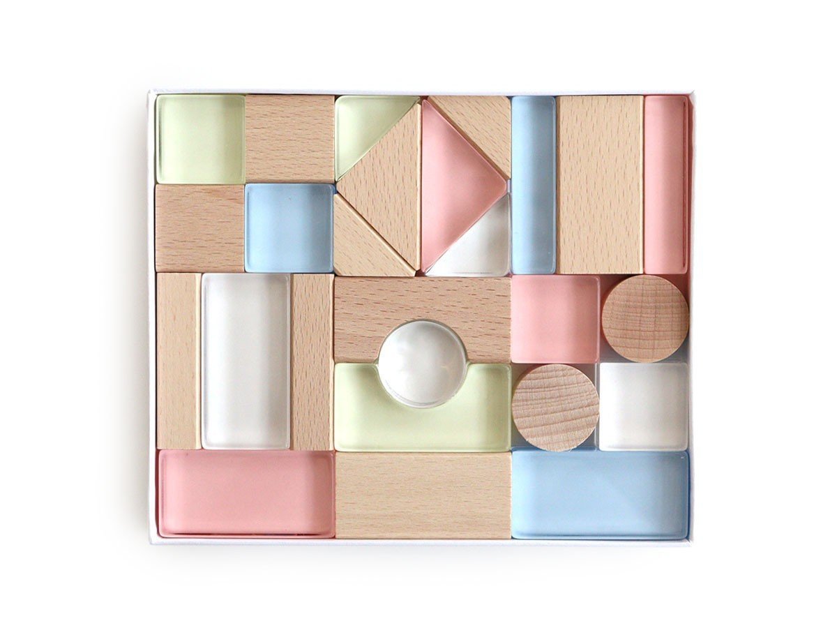 【フライミープティ/FLYMEe petit / GOODS】のLumiere Cubes / ルミエール キューブ アクリル&木の積み木 26ピース インテリア・キッズ・メンズ・レディースファッション・服の通販 founy(ファニー) アクリル Acrylic Material テーブル Table, Dining Table バランス Balance, Style Balance ベビー Baby, Babywear 送料無料 Free Shipping ギフト プレゼント Gift / Present ホーム・キャンプ・アウトドア・お取り寄せ Home Living / Home & Lifestyle / Camping Gear / Outdoor Camping 家具・インテリア Home Furniture & Interior. Stylish & Functional Living Spaces キッズ家具 Children's Furniture & Storage -|ID: prp329100004768443 ipo3291000000034536896