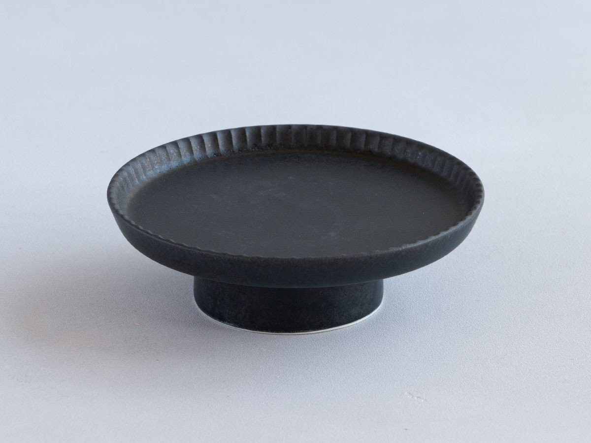 【キキメ/KIKIME / GOODS】のkoudai / コウダイ プレートL インテリア・キッズ・メンズ・レディースファッション・服の通販 founy(ファニー) コンパクト Compact, Small Size スタンド Stand Collar, Upright Stand 皿 Plate, Dish テーブル Table, Dining Table なめらか Smooth, Silky Texture プレート Plate, Dish モダン Modern, Contemporary エレガント 上品 Elegant ブラック|ID: prp329100004768455 ipo3291000000034537000
