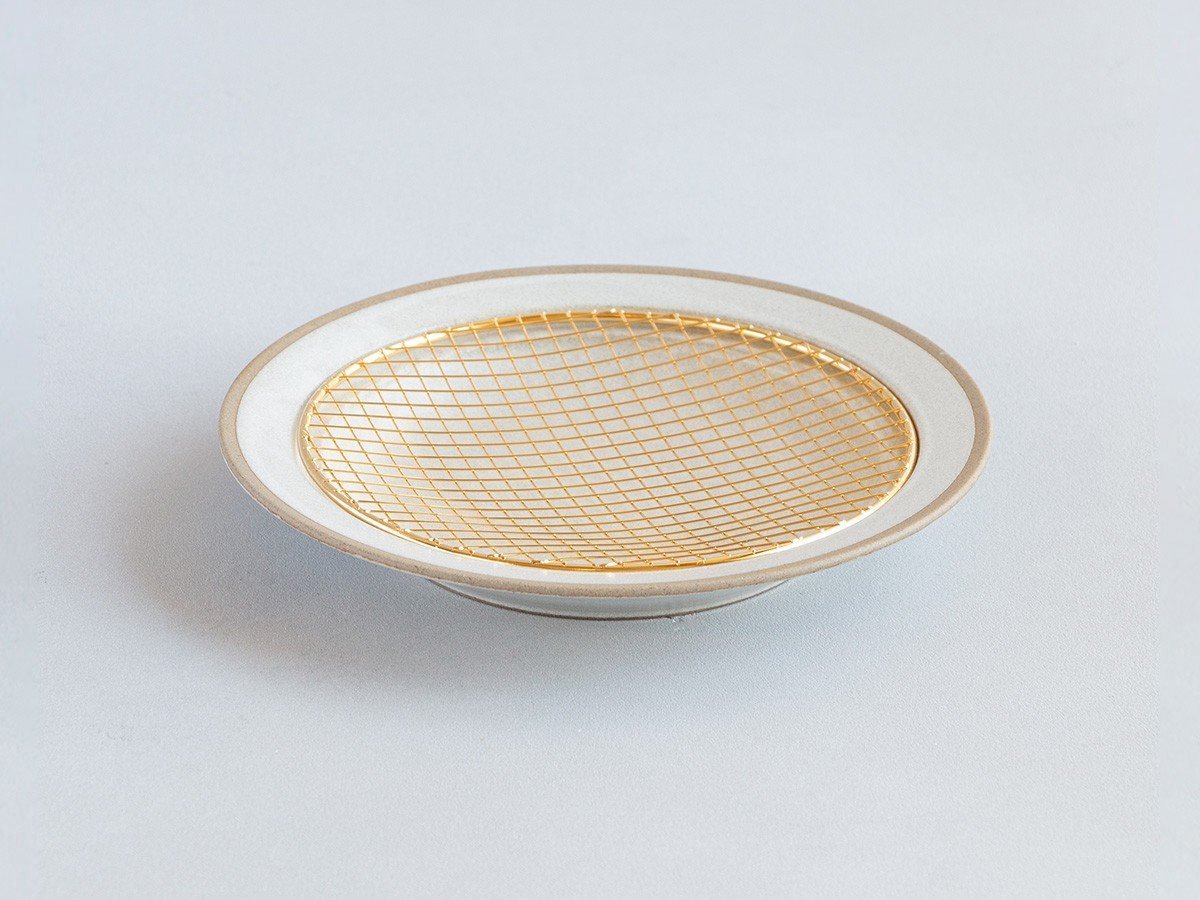 【キキメ/KIKIME / GOODS】のamime / アミメ プレート S 純金網 インテリア・キッズ・メンズ・レディースファッション・服の通販 founy(ファニー) 皿 Plate, Dish テーブル Table, Dining Table なめらか Smooth, Silky Texture プレート Plate, Dish モダン Modern, Contemporary ホワイト|ID: prp329100004768464 ipo3291000000034537078