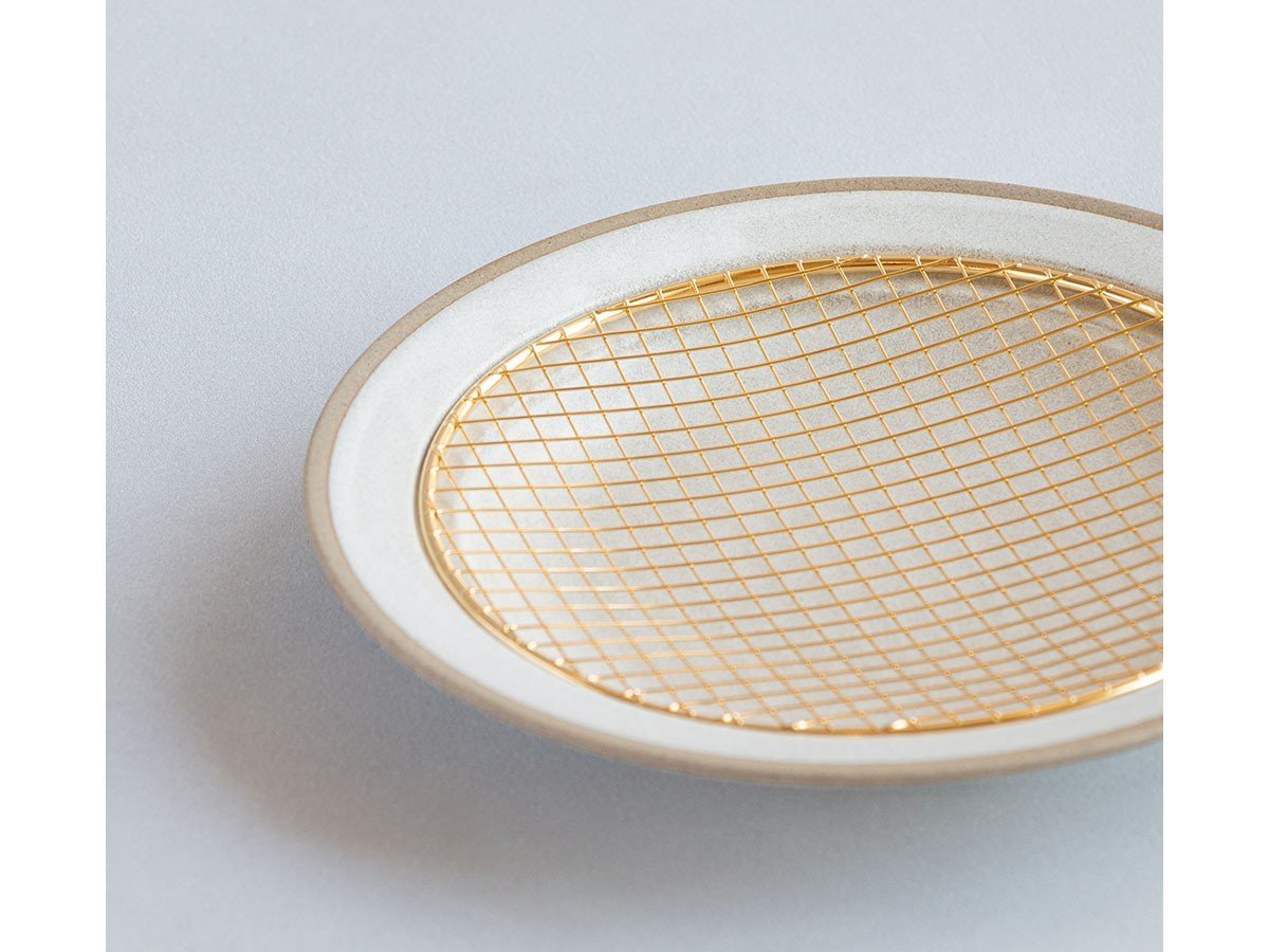 【キキメ/KIKIME / GOODS】のamime / アミメ プレート S 純金網 インテリア・キッズ・メンズ・レディースファッション・服の通販 founy(ファニー) 皿 Plate, Dish テーブル Table, Dining Table なめらか Smooth, Silky Texture プレート Plate, Dish モダン Modern, Contemporary ホワイト|ID: prp329100004768464 ipo3291000000034537082