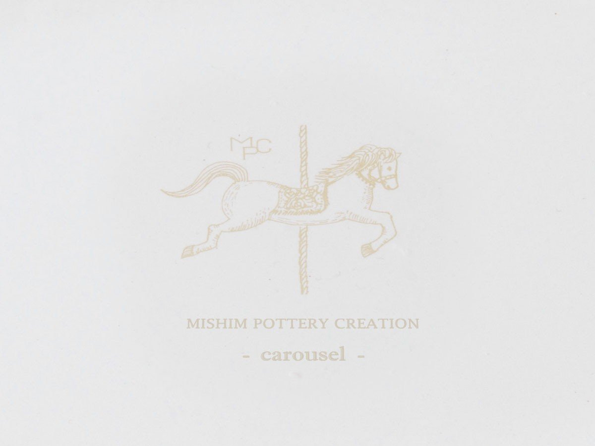 【ミシンポタリークリエーション/MISHIM POTTERY CREATION / GOODS】のStiLL octagon “year”plate L 2026 / スティル オクタゴン イヤープレート L 2026(胡粉) インテリア・キッズ・メンズ・レディースファッション・服の通販 founy(ファニー) 　アンティーク　Antique-Inspired　イラスト　Illustration　皿　Plate, Dish　テーブル　Table, Dining Table　人気　Popular, Best Seller　ハンド　Hand, Handmade　プリント　Print, Printed Pattern　プレート　Plate, Dish　モチーフ　Motif, Design Theme　送料無料　Free Shipping　時間や方角を示す十二支を覚えやすくするため動物を当てたと言われる干支。そのユニークな置き換えを、MI|ID: prp329100004773685 ipo3291000000034595506