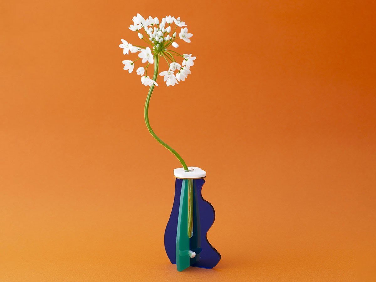 【フライミーアクセソワ/FLYMEe accessoire / GOODS】のplying ICHIRIN VASE plus / プライング 一輪挿し プラス インテリア・キッズ・メンズ・レディースファッション・服の通販 founy(ファニー) 　アクリル　Acrylic Material　ガラス　Glass, Glassware　コンパクト　Compact, Small Size　フラワー　Flower, Floral　プレート　Plate, Dish　レギュラー　Regular, Standard Fit　ホーム・キャンプ・アウトドア・お取り寄せ　Home Living / Home & Lifestyle / Camping Gear / Outdoor Camping　家具・インテリア　Home Furniture & Interior. Stylish & Functional Living Spaces　その他 インテリア雑貨、家具　Home Decor & Furniture Extras　ネイビー|ID: prp329100004773688 ipo3291000000034595543