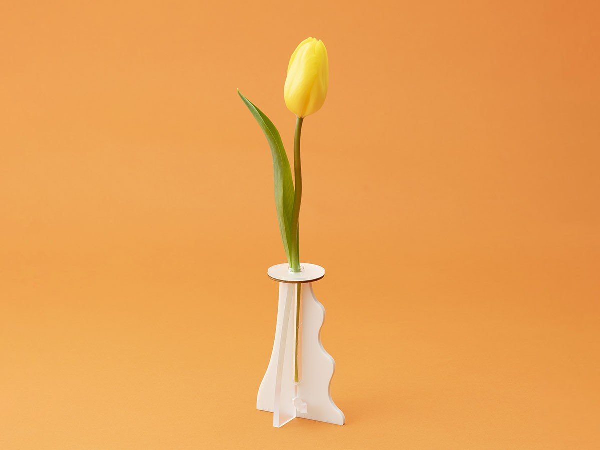 【フライミーアクセソワ/FLYMEe accessoire / GOODS】のplying ICHIRIN VASE matte / プライング 一輪挿し マット インテリア・キッズ・メンズ・レディースファッション・服の通販 founy(ファニー) 　アクリル　Acrylic Material　コンパクト　Compact, Small Size　フラワー　Flower, Floral　プレート　Plate, Dish　ホーム・キャンプ・アウトドア・お取り寄せ　Home Living / Home & Lifestyle / Camping Gear / Outdoor Camping　家具・インテリア　Home Furniture & Interior. Stylish & Functional Living Spaces　その他 インテリア雑貨、家具　Home Decor & Furniture Extras　ホワイト|ID: prp329100004773689 ipo3291000000034595557