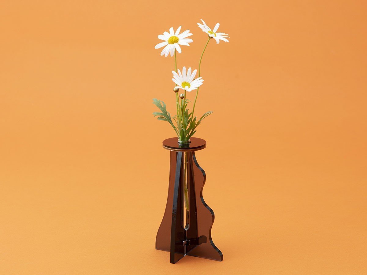 【フライミーアクセソワ/FLYMEe accessoire / GOODS】のplying ICHIRIN VASE matte / プライング 一輪挿し マット インテリア・キッズ・メンズ・レディースファッション・服の通販 founy(ファニー) 　アクリル　Acrylic Material　コンパクト　Compact, Small Size　フラワー　Flower, Floral　プレート　Plate, Dish　ホーム・キャンプ・アウトドア・お取り寄せ　Home Living / Home & Lifestyle / Camping Gear / Outdoor Camping　家具・インテリア　Home Furniture & Interior. Stylish & Functional Living Spaces　その他 インテリア雑貨、家具　Home Decor & Furniture Extras　ブラウン|ID: prp329100004773689 ipo3291000000034595558