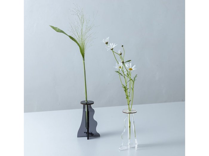 【フライミーアクセソワ/FLYMEe accessoire / GOODS】のplying ICHIRIN VASE monotone / プライング 一輪挿し モノトーン インテリア・キッズ・メンズ・レディースファッション・服の通販 founy(ファニー) https://founy.com/ アクリル Acrylic Material コンパクト Compact, Small Size フラワー Flower, Floral プレート Plate, Dish モノトーン Monotone, Black and White ホーム・キャンプ・アウトドア・お取り寄せ Home Living / Home & Lifestyle / Camping Gear / Outdoor Camping 家具・インテリア Home Furniture & Interior. Stylish & Functional Living Spaces その他 インテリア雑貨、家具 Home Decor & Furniture Extras |ID: prp329100004773690 ipo3291000000034595566