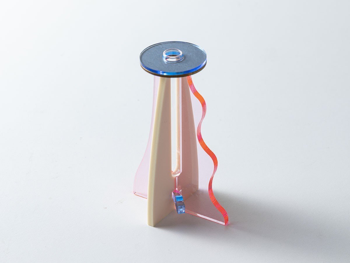 【フライミーアクセソワ/FLYMEe accessoire / GOODS】のplying ICHIRIN VASE colorful / プライング 一輪挿し カラフル インテリア・キッズ・メンズ・レディースファッション・服の通販 founy(ファニー) 　アクリル　Acrylic Material　カラフル　Colorful Design　コンパクト　Compact, Small Size　フラワー　Flower, Floral　プレート　Plate, Dish　ホーム・キャンプ・アウトドア・お取り寄せ　Home Living / Home & Lifestyle / Camping Gear / Outdoor Camping　家具・インテリア　Home Furniture & Interior. Stylish & Functional Living Spaces　その他 インテリア雑貨、家具　Home Decor & Furniture Extras　ピンク|ID: prp329100004773692 ipo3291000000034595591