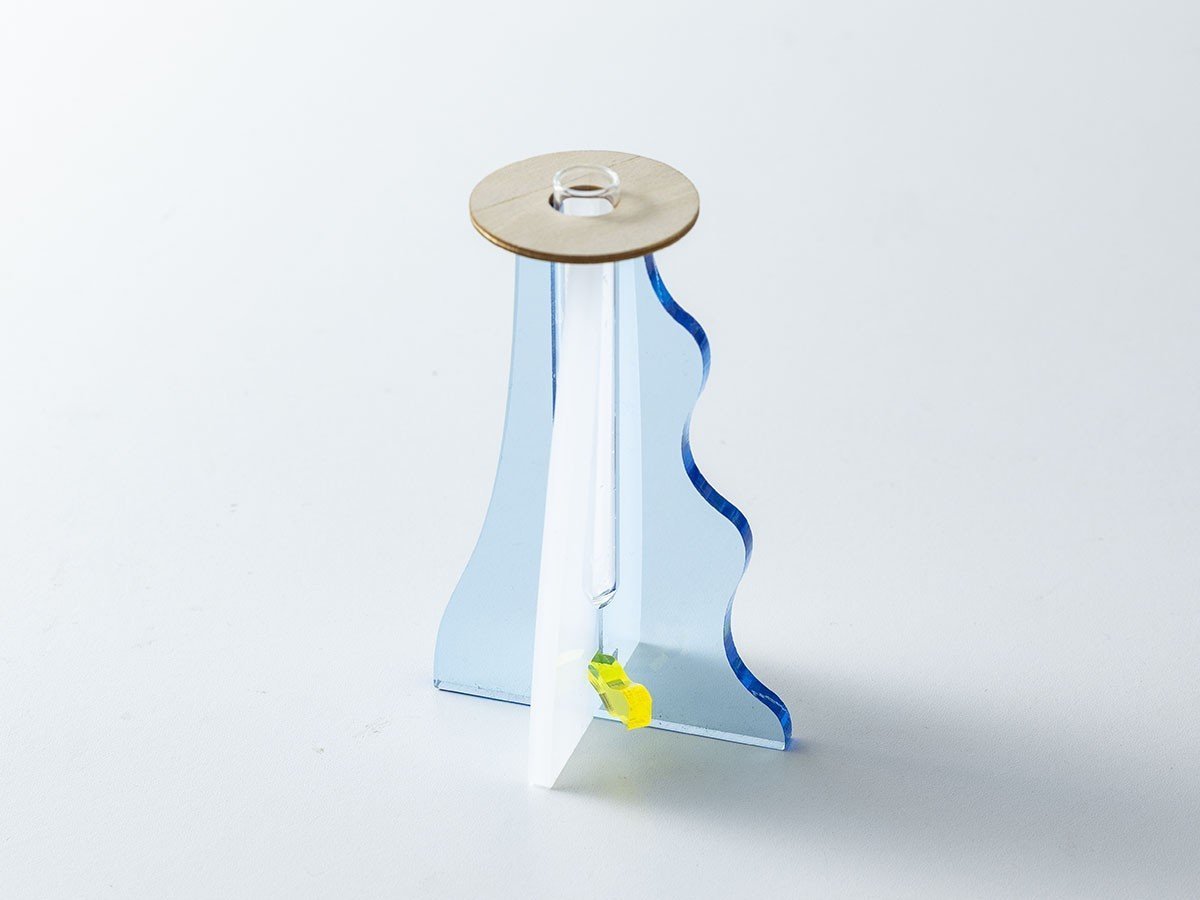 【フライミーアクセソワ/FLYMEe accessoire / GOODS】のplying ICHIRIN VASE colorful / プライング 一輪挿し カラフル インテリア・キッズ・メンズ・レディースファッション・服の通販 founy(ファニー) 　アクリル　Acrylic Material　カラフル　Colorful Design　コンパクト　Compact, Small Size　フラワー　Flower, Floral　プレート　Plate, Dish　ホーム・キャンプ・アウトドア・お取り寄せ　Home Living / Home & Lifestyle / Camping Gear / Outdoor Camping　家具・インテリア　Home Furniture & Interior. Stylish & Functional Living Spaces　その他 インテリア雑貨、家具　Home Decor & Furniture Extras　ブルー|ID: prp329100004773692 ipo3291000000034595596