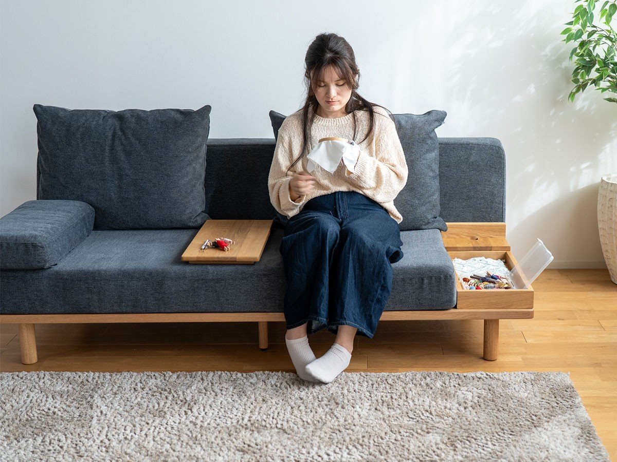 【フミ/Fumi / GOODS】のながら時間を楽しむソファ +pet / ながら時間を楽しむソファ(ペット対応生地) インテリア・キッズ・メンズ・レディースファッション・服の通販 founy(ファニー) 　クッション　Cushion, Throw Pillow　シンプル　Simple, Minimal　スマート　Smart, Elegant　テーブル　Table, Dining Table　バランス　Balance, Style Balance　フェザー　Feather, Feather Detail　犬　Dog　ホーム・キャンプ・アウトドア・お取り寄せ　Home Living / Home & Lifestyle / Camping Gear / Outdoor Camping　家具・インテリア　Home Furniture & Interior. Stylish & Functional Living Spaces　その他 インテリア雑貨、家具　Home Decor & Furniture Extras　参考イメージ|ID: prp329100004817270 ipo3291000000034992930