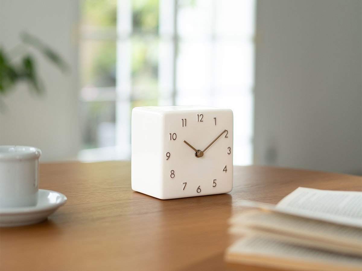 【フライミーパーラー/FLYMEe Parlor / GOODS】のTable Clock / テーブルクロック #121973 インテリア・キッズ・メンズ・レディースファッション・服の通販 founy(ファニー) 　送料無料　Free Shipping　テーブル　Table, Dining Table　時計　Watch, Wristwatch　ホーム・キャンプ・アウトドア・お取り寄せ　Home Living / Home & Lifestyle / Camping Gear / Outdoor Camping　家具・インテリア　Home Furniture & Interior. Stylish & Functional Living Spaces　その他 インテリア雑貨、家具　Home Decor & Furniture Extras　海松茶 / mirucha|ID: prp329100004832130 ipo3291000000035184658