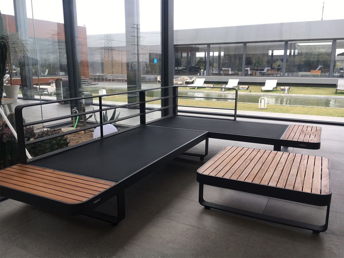 【その他のブランド/Other】のCARRIBEAN Sofa / カリビアン 305180 ソファ アームレス インテリア・キッズ・メンズ・レディースファッション・服の通販 founy(ファニー) 　ガーデン　Garden, Gardening　クッション　Cushion, Throw Pillow　シルバー　Silver, Metallic Silver　ファブリック　Fabric, Textile　フレーム　Frame, Outline　モダン　Modern, Contemporary　ラグジュアリー　Luxury, Elegant　リゾート　Resort, Vacation Style　座クッション下のベースには、耐久性に優れ、水はけのよいメッシュ素材を採用しています。|ID: prp329100004832941 ipo3291000000035329820