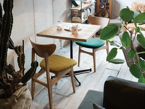 【スウィッチ/SWITCH / GOODS】のKarl dining chair / カール ダイニングチェア インテリア・キッズ・メンズ・レディースファッション・服の通販 founy(ファニー) 　送料無料　Free Shipping　コンパクト　Compact, Small Size　ホーム・キャンプ・アウトドア・お取り寄せ　Home Living / Home & Lifestyle / Camping Gear / Outdoor Camping　家具・インテリア　Home Furniture & Interior. Stylish & Functional Living Spaces　チェア・椅子　Seating & Chairs　ダイニングチェア・木製チェア　Dining Chairs　張地:[前]F-42 リボン マスタード、[奥]F-42 リボン グリーン、フレーム:ミディアムブラ|ID: prp329100004846462 ipo3291000000035371147