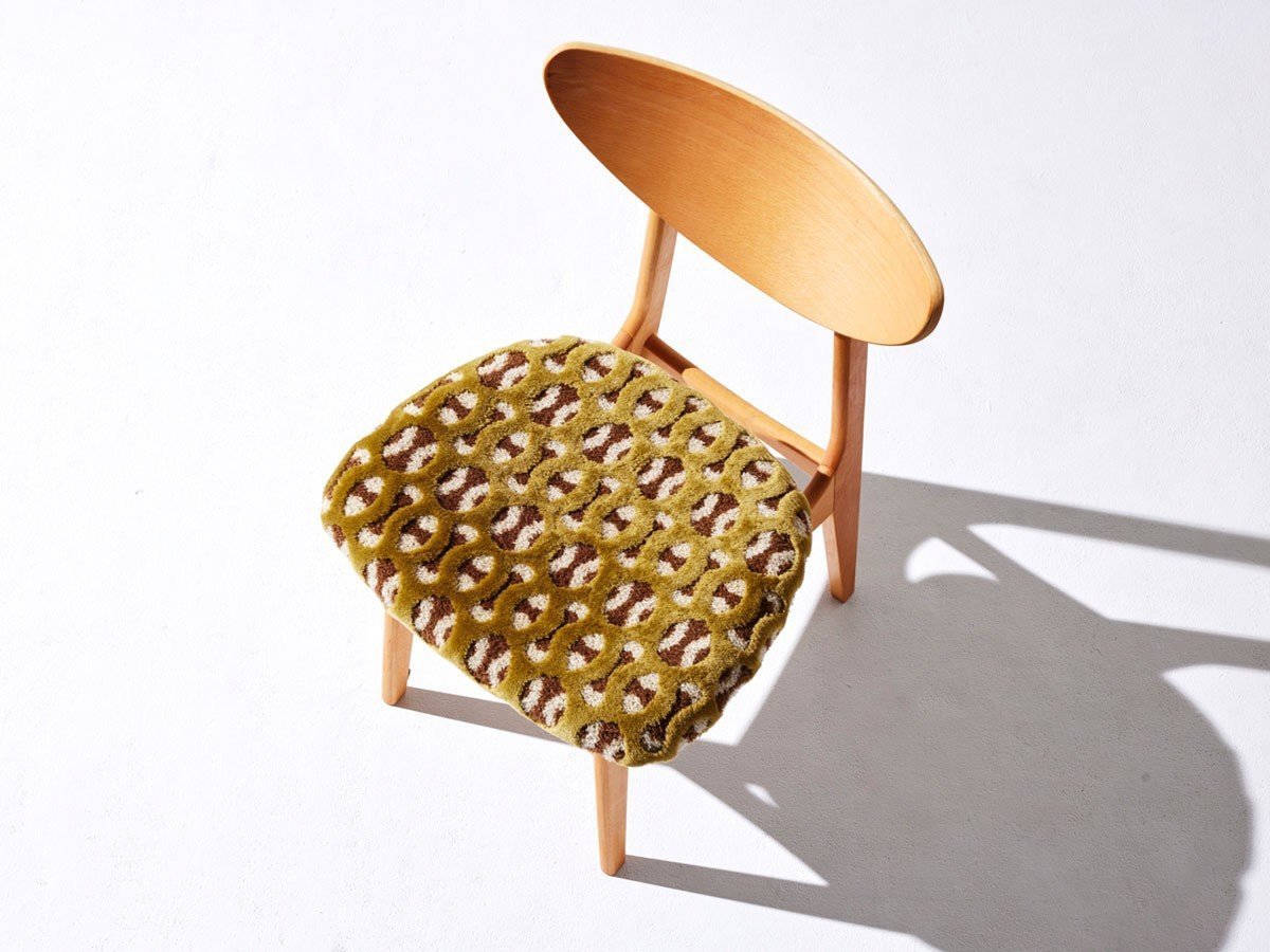 【スウィッチ/SWITCH / GOODS】のKarl dining chair / カール ダイニングチェア インテリア・キッズ・メンズ・レディースファッション・服の通販 founy(ファニー) 　送料無料　Free Shipping　コンパクト　Compact, Small Size　ホーム・キャンプ・アウトドア・お取り寄せ　Home Living / Home & Lifestyle / Camping Gear / Outdoor Camping　家具・インテリア　Home Furniture & Interior. Stylish & Functional Living Spaces　チェア・椅子　Seating & Chairs　ダイニングチェア・木製チェア　Dining Chairs　張地:F-23 モコ グリーン(Wシリーズ)、フレーム:ミディアムブラウン|ID: prp329100004846462 ipo3291000000035371159