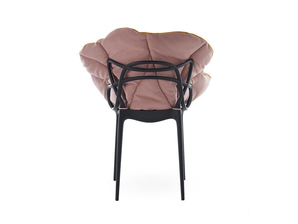 【カルテル/Kartell / GOODS】のAlice s Flowers Cushion / アリスズフラワーズクッション インテリア・キッズ・メンズ・レディースファッション・服の通販 founy(ファニー) アクセサリー Fashion Accessories クッション Cushion, Throw Pillow ストライプ Stripe, Striped Pattern ドット Polka Dot, Dot Pattern パイピング Piping, Trim Design フォルム Silhouette, Form 送料無料 Free Shipping ホーム・キャンプ・アウトドア・お取り寄せ Home Living / Home & Lifestyle / Camping Gear / Outdoor Camping 家具・インテリア Home Furniture & Interior. Stylish & Functional Living Spaces その他 インテリア雑貨、家具 Home Decor & Furniture Extras 組合せ例:マスターズ(ブラック)+ 本商品(ピンク)|ID: prp329100004849341 ipo3291000000035476293