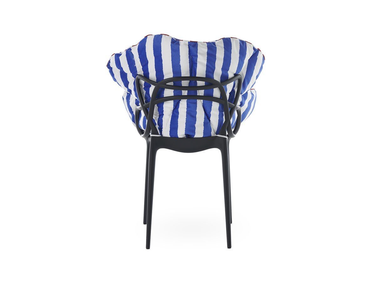 【カルテル/Kartell / GOODS】のAlice s Flowers Cushion / アリスズフラワーズクッション インテリア・キッズ・メンズ・レディースファッション・服の通販 founy(ファニー) アクセサリー Fashion Accessories クッション Cushion, Throw Pillow ストライプ Stripe, Striped Pattern ドット Polka Dot, Dot Pattern パイピング Piping, Trim Design フォルム Silhouette, Form 送料無料 Free Shipping ホーム・キャンプ・アウトドア・お取り寄せ Home Living / Home & Lifestyle / Camping Gear / Outdoor Camping 家具・インテリア Home Furniture & Interior. Stylish & Functional Living Spaces その他 インテリア雑貨、家具 Home Decor & Furniture Extras 組合せ例:マスターズ(ブラック)+ 本商品(ブルーストライプ)|ID: prp329100004849341 ipo3291000000035476306