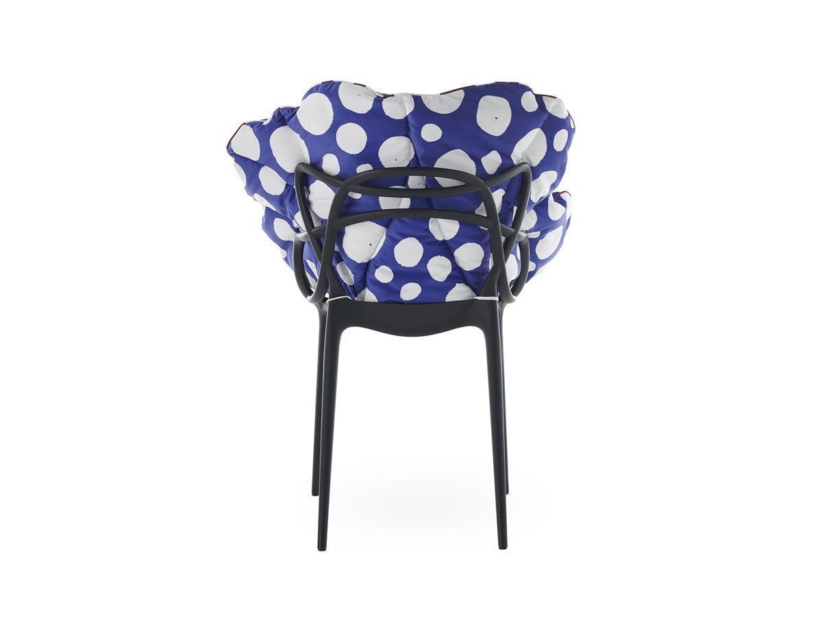 【カルテル/Kartell / GOODS】のAlice s Flowers Cushion / アリスズフラワーズクッション インテリア・キッズ・メンズ・レディースファッション・服の通販 founy(ファニー) アクセサリー Fashion Accessories クッション Cushion, Throw Pillow ストライプ Stripe, Striped Pattern ドット Polka Dot, Dot Pattern パイピング Piping, Trim Design フォルム Silhouette, Form 送料無料 Free Shipping ホーム・キャンプ・アウトドア・お取り寄せ Home Living / Home & Lifestyle / Camping Gear / Outdoor Camping 家具・インテリア Home Furniture & Interior. Stylish & Functional Living Spaces その他 インテリア雑貨、家具 Home Decor & Furniture Extras 組合せ例:マスターズ(ブラック)+ 本商品(ブルーポルカドット)|ID: prp329100004849341 ipo3291000000035476312