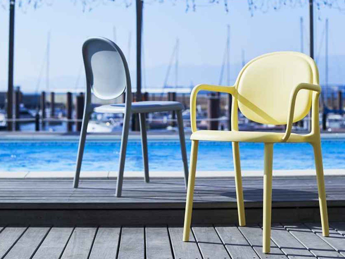 【コッコレ/Coccole / GOODS】のGARDEN ARM CHAIR / ガーデンアームチェア C601 インテリア・キッズ・メンズ・レディースファッション・服の通販 founy(ファニー) 送料無料 Free Shipping イエロー Yellow ウッド Wooden Design ガーデン Garden, Gardening フォルム Silhouette, Form 軽量 Lightweight, Ultra Light 左:同シリーズの「ガーデンチェア C600」、右:本商品|ID: prp329100004866911 ipo3291000000036251302