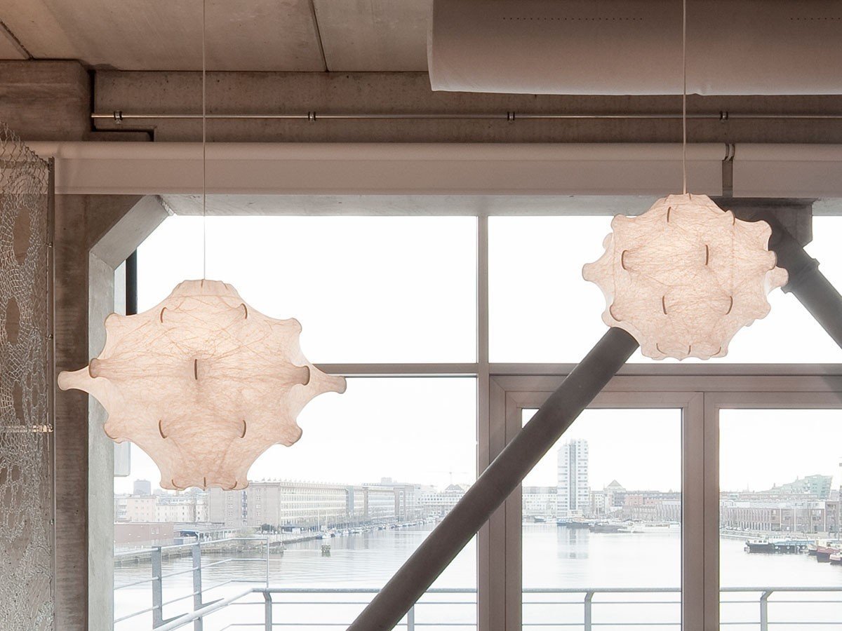 【フロス/FLOS / GOODS】のTARAXACUM S1 / タラクサカム S1 インテリア・キッズ・メンズ・レディースファッション・服の通販 founy(ファニー) 　送料無料　Free Shipping　イタリア　Italy　ニューヨーク　New York, NYC Style　モダン　Modern, Contemporary　ホーム・キャンプ・アウトドア・お取り寄せ　Home Living / Home & Lifestyle / Camping Gear / Outdoor Camping　家具・インテリア　Home Furniture & Interior. Stylish & Functional Living Spaces　ライト・照明　Lamps & Lighting Fixtures　ペンダントライト・吊り下げ照明　Pendant Light / Hanging Light Fixture　2タイプ展開です。左から、S2、S1(本商品)|ID: prp329100004872397 ipo3291000000036338293