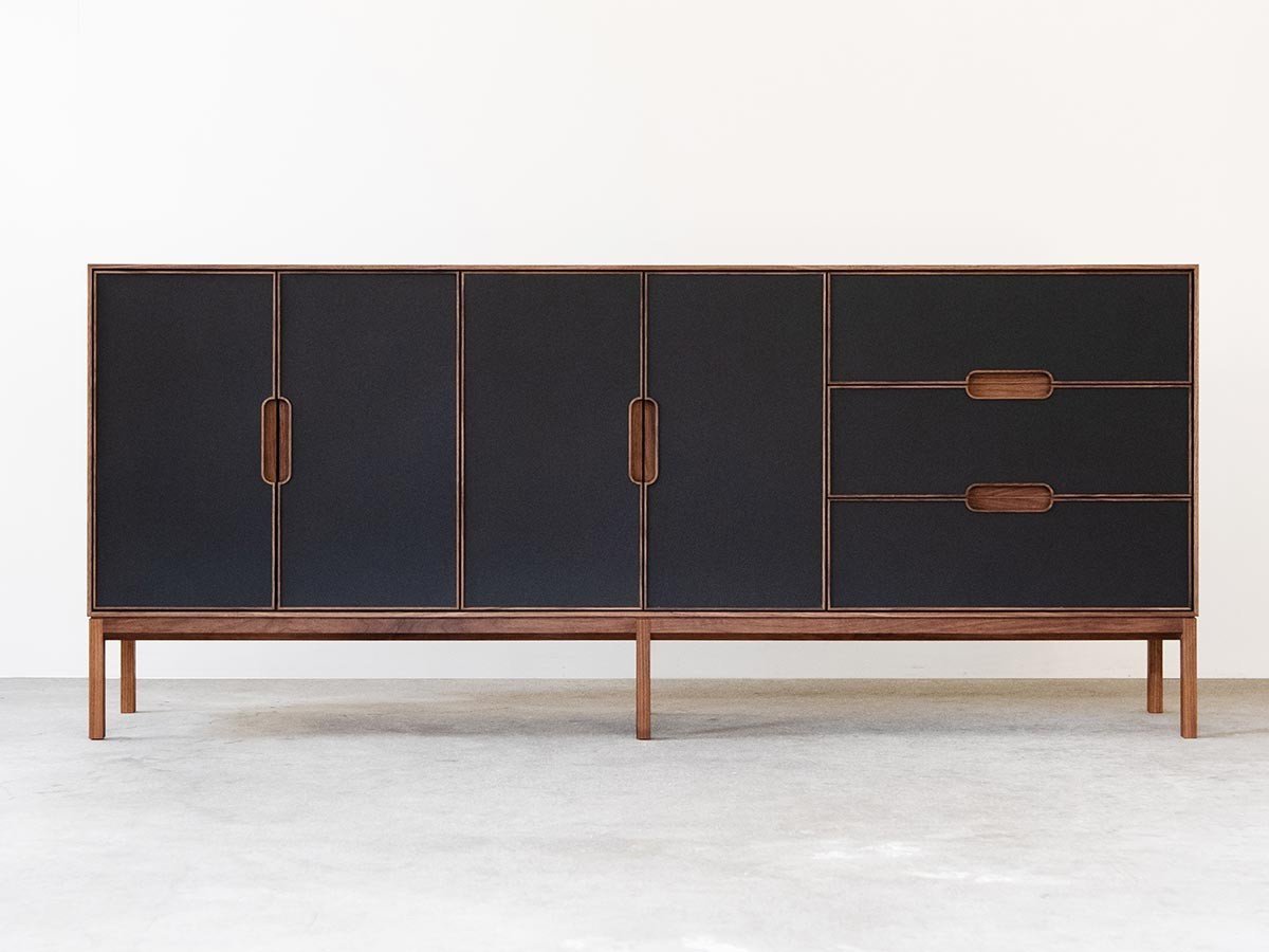 【松井木工/MATSUI MOKKO / GOODS】のLAF Cabinet 4doors + 3drawers / ラフ キャビネット 4ドア + 3ドロワー 幅200cm(再生レザー面 / 木脚) インテリア・キッズ・メンズ・レディースファッション・服の通販 founy(ファニー) 　ヴィンテージ　Vintage Style　チェリー　Cherry, Cherry Pattern　モダン　Modern, Contemporary　ラグジュアリー　Luxury, Elegant　リアル　Real, Realistic　ホーム・キャンプ・アウトドア・お取り寄せ　Home Living / Home & Lifestyle / Camping Gear / Outdoor Camping　家具・インテリア　Home Furniture & Interior. Stylish & Functional Living Spaces　収納家具・キャビネット　Storage Furniture　収納キャビネット・扉付き棚　Cabinet / Storage Cabinet　ホーム・キャンプ・アウトドア・お取り寄せ　Home Living / Home & Lifestyle / Camping Gear / Outdoor Camping　家具・インテリア　Home Furniture & Interior. Stylish & Functional Living Spaces　収納家具・キャビネット　Storage Furniture　サイドボード・リビング収納　Cabinet / Storage Cabinet　ウッド:ウォールナット、再生レザー:ブラック|ID: prp329100004880474 ipo3291000000036425971