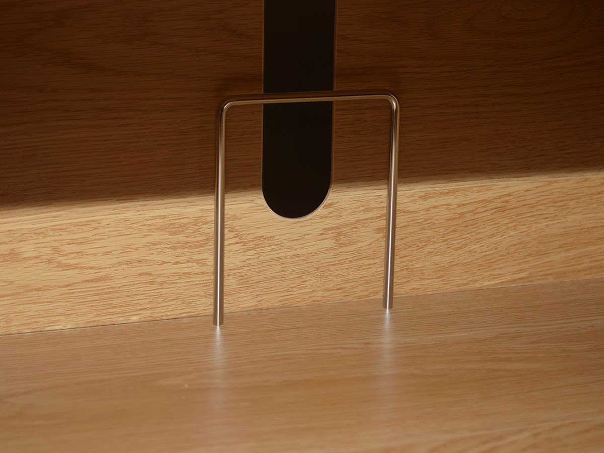 【シキ/SHIKI / GOODS】のNOKO TV BOARD / ノコ テレビボード 幅180cm インテリア・キッズ・メンズ・レディースファッション・服の通販 founy(ファニー) 　ガラス　Glass, Glassware　フラップ　Flap, Flap Pocket　ホーム・キャンプ・アウトドア・お取り寄せ　Home Living / Home & Lifestyle / Camping Gear / Outdoor Camping　家具・インテリア　Home Furniture & Interior. Stylish & Functional Living Spaces　テレビボード・テレビ台　TV Cabinets & Consoles　テレビ台・TVボード　Tv Board　金具にコードを巻き付けることで、すっきりと収納できます。|ID: prp329100004880698 ipo3291000000036428325