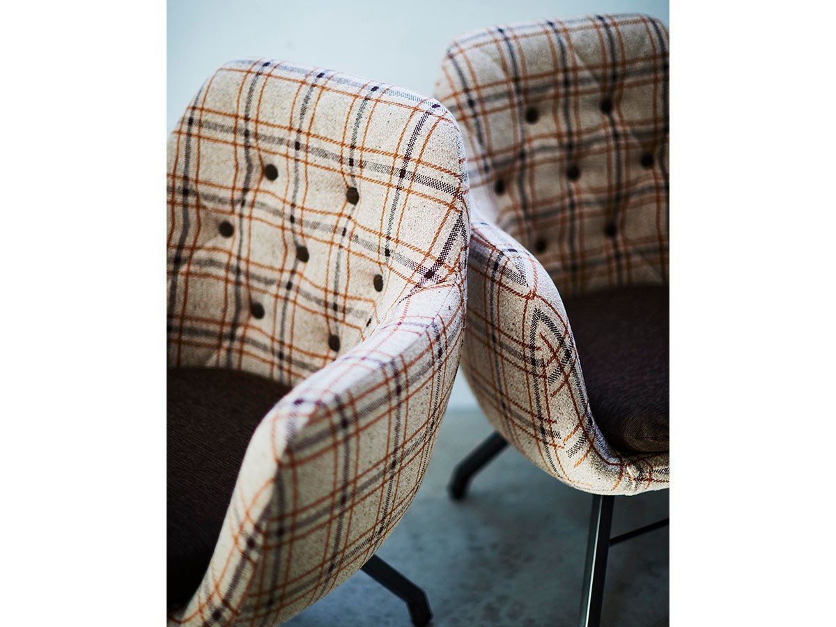 【コッコレ/Coccole / GOODS】のCHAIR / チェア C309B インテリア・キッズ・メンズ・レディースファッション・服の通販 founy(ファニー) 　送料無料　Free Shipping　クラシカル　Classical, Vintage-Inspired　ホーム・キャンプ・アウトドア・お取り寄せ　Home Living / Home & Lifestyle / Camping Gear / Outdoor Camping　家具・インテリア　Home Furniture & Interior. Stylish & Functional Living Spaces　チェア・椅子　Seating & Chairs　ダイニングチェア・木製チェア　Dining Chairs　本体 / 背面ボタン張地:エリーゼ ベージュ(ランクD)、座面 / 前面ボタン張地:モントレー ブラ|ID: prp329100004881723 ipo3291000000036437359