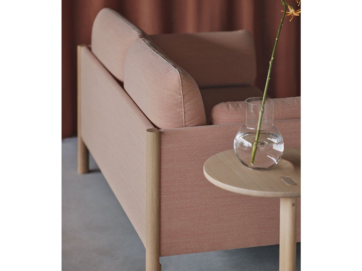 【カリモクニュースタンダード/KARIMOKU NEW STANDARD / GOODS】のCASTOR LOBBY SOFA PLUS 2-SEATER / キャストール ロビーソファー プラス 2シーター インテリア・キッズ・メンズ・レディースファッション・服の通販 founy(ファニー) 　エレガント 上品　Elegant　クッション　Cushion, Throw Pillow　ファブリック　Fabric, Textile　フレーム　Frame, Outline　リラックス　Relax, Relaxed Fit　ホーム・キャンプ・アウトドア・お取り寄せ　Home Living / Home & Lifestyle / Camping Gear / Outdoor Camping　家具・インテリア　Home Furniture & Interior. Stylish & Functional Living Spaces　ソファー　Couches & Sofas　Photographer:Masaaki Inoue, Bouillon|ID: prp329100004881849 ipo3291000000036438498