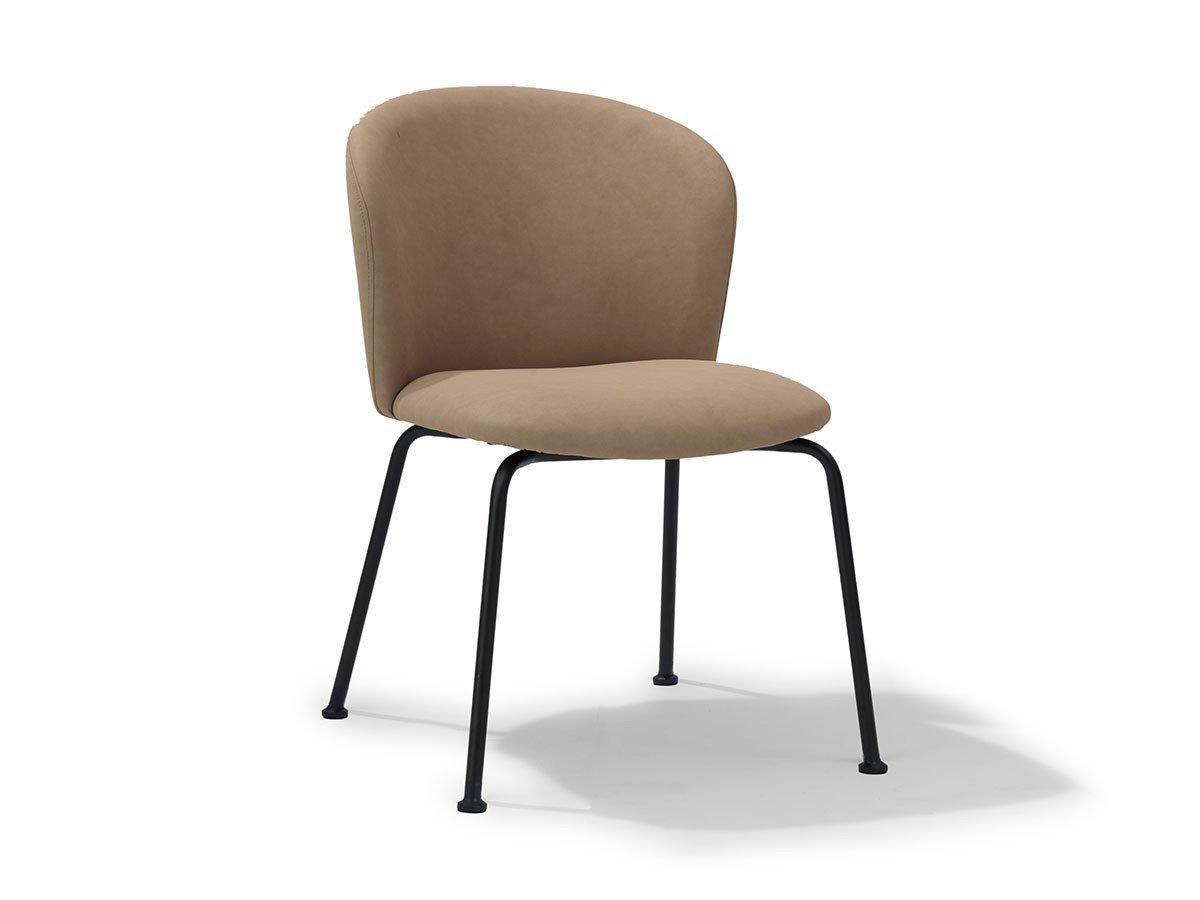 【モーダ エン カーサ/moda en casa / GOODS】のCLUTCH chair / クラッチ チェア インテリア・キッズ・メンズ・レディースファッション・服の通販 founy(ファウニー) 　クラッチ　Clutch, Clutch Bag　シンプル　Simple, Minimal　デスク　Desk, Work Desk　人気　Popular, Best Seller　プレミアム　Premium, High-End　モコモコ　Fuzzy, Fluffy　ループ　Loop, Loop Knit　おすすめ　Recommended / Our Picks　ホーム・キャンプ・アウトドア・お取り寄せ　Home Living / Home & Lifestyle / Camping Gear / Outdoor Camping　家具・インテリア　Home Furniture & Interior. Stylish & Functional Living Spaces　チェア・椅子　Seating & Chairs　ダイニングチェア・木製チェア　Dining Chairs　張地:ストーム - キャラメル(PU)|ID: prp329100004882050 ipo3291000000037067039