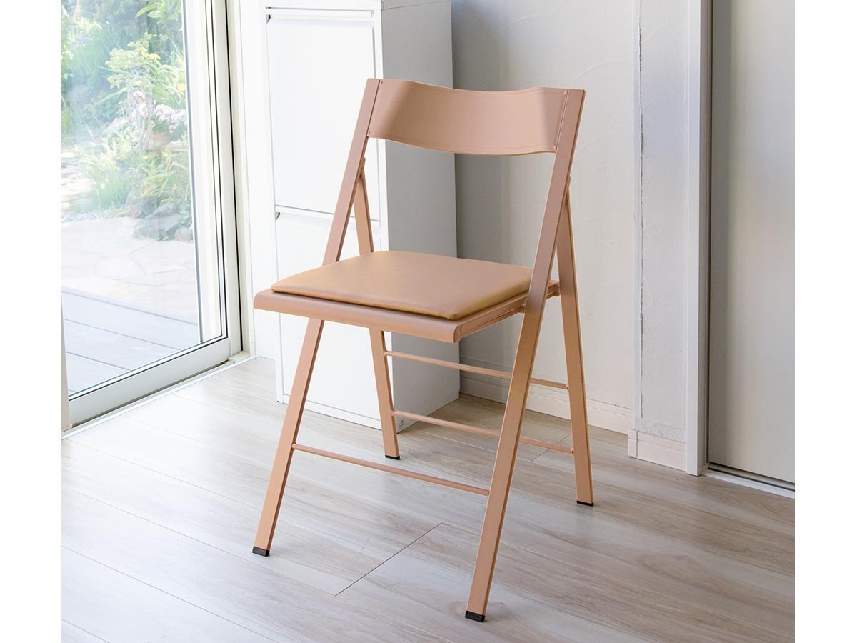 【アーメット/Arrmet / GOODS】のPocket Color / ポケット カラー 折りたたみチェア クッション付 インテリア・キッズ・メンズ・レディースファッション・服の通販 founy(ファニー) 送料無料 Free Shipping おすすめ Recommended / Our Picks クッション Cushion, Throw Pillow スリム Slim, Slim Fit フィット Fit, Slim Fit ポケット Pocket, Pocket Detail モダン Modern, Contemporary ホーム・キャンプ・アウトドア・お取り寄せ Home Living / Home & Lifestyle / Camping Gear / Outdoor Camping 家具・インテリア Home Furniture & Interior. Stylish & Functional Living Spaces チェア・椅子 Seating & Chairs 折りたたみ椅子・アウトドアチェア Folding Chairs & Patio Seats コーラル|ID: prp329100004882281 ipo3291000000036442186