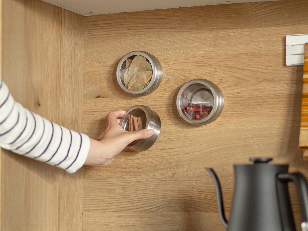 【ノラ/nora / GOODS】のLINDT DINING BOARD / リンツ オープンダイニングボード 幅110cm インテリア・キッズ・メンズ・レディースファッション・服の通販 founy(ファニー) 　ガラス　Glass, Glassware　シンプル　Simple, Minimal　テーブル　Table, Dining Table　マグネット　Magnet, Magnetic Closure　ホーム・キャンプ・アウトドア・お取り寄せ　Home Living / Home & Lifestyle / Camping Gear / Outdoor Camping　キッチン・ダイニング　Kitchen & Dining Essentials. Stylish & Functional Tableware　キッチン収納　Kitchen Storage　キッチン収納・食器棚・レンジ台　Kitchen Cabinet　ホーム・キャンプ・アウトドア・お取り寄せ　Home Living / Home & Lifestyle / Camping Gear / Outdoor Camping　キッチン・ダイニング　Kitchen & Dining Essentials. Stylish & Functional Tableware　キッチン家電・キッチン用品　Kitchen Appliances & Tools　マグカップ・カップ&ソーサー・陶器食器　Mugs / Cups and Saucers / Ceramic Drinkware　バックボードはマグネット仕様です。|ID: prp329100004882428 ipo3291000000036443588