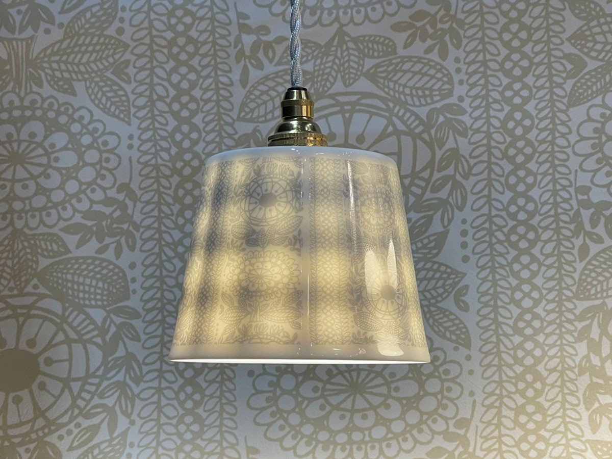 【フライミーパーラー/FLYMEe Parlor / GOODS】のFinlayson TAIMI Pendant Light / フィンレイソン タイミ ペンダントライト インテリア・キッズ・メンズ・レディースファッション・服の通販 founy(ファニー) 　送料無料　Free Shipping　レース　Lace, Lace Fabric　ホーム・キャンプ・アウトドア・お取り寄せ　Home Living / Home & Lifestyle / Camping Gear / Outdoor Camping　家具・インテリア　Home Furniture & Interior. Stylish & Functional Living Spaces　ライト・照明　Lamps & Lighting Fixtures　ペンダントライト・吊り下げ照明　Pendant Light / Hanging Light Fixture　グレー|ID: prp329100004882948 ipo3291000000036448762