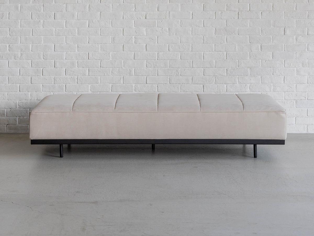 【オアシス/OASIS / GOODS】のGLOW SOFA / グロー ソファ 3人掛けベース + 背クッション2点 インテリア・キッズ・メンズ・レディースファッション・服の通販 founy(ファニー) 　クッション　Cushion, Throw Pillow　バランス　Balance, Style Balance　フラット　Flat, Flat Shoes　モコモコ　Fuzzy, Fluffy　モダン　Modern, Contemporary　ホーム・キャンプ・アウトドア・お取り寄せ　Home Living / Home & Lifestyle / Camping Gear / Outdoor Camping　家具・インテリア　Home Furniture & Interior. Stylish & Functional Living Spaces　ソファー　Couches & Sofas　ベース張地:クリーム(スウェード調)|ID: prp329100004883387 ipo3291000000036453122