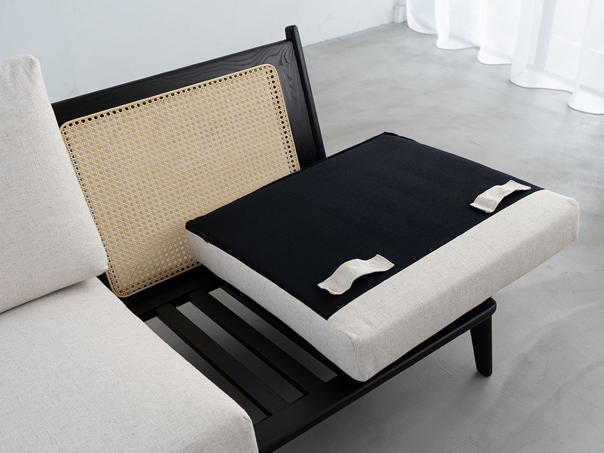 【ノーウェアライクホーム/NOWHERE LIKE HOME / GOODS】のCOLLATE Sofa / コレイト 3人掛けソファ インテリア・キッズ・メンズ・レディースファッション・服の通販 founy(ファニー) 　クッション　Cushion, Throw Pillow　ファブリック　Fabric, Textile　フェザー　Feather, Feather Detail　フォーム　Form　フレーム　Frame, Outline　ラタン　Rattan, Woven Rattan　エレガント 上品　Elegant　ホーム・キャンプ・アウトドア・お取り寄せ　Home Living / Home & Lifestyle / Camping Gear / Outdoor Camping　家具・インテリア　Home Furniture & Interior. Stylish & Functional Living Spaces　ソファー　Couches & Sofas　クッションはマジックテープベルトでフレームに固定しています。|ID: prp329100004883405 ipo3291000000036453274