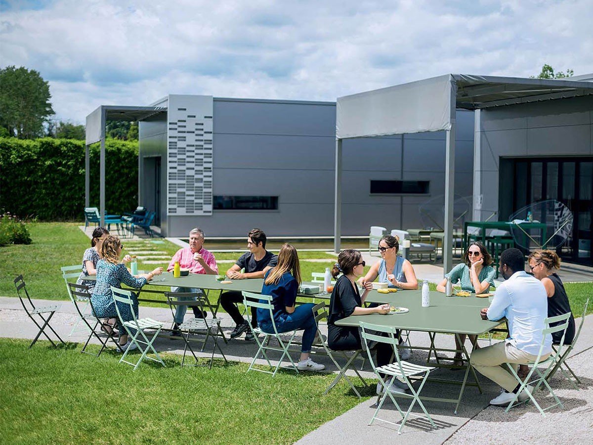 【フェルモブ/Fermob / GOODS】のBISTRO METAL CHAIR / ビストロ メタルチェアー インテリア・キッズ・メンズ・レディースファッション・服の通販 founy(ファニー) 　送料無料　Free Shipping　コンパクト　Compact, Small Size　コーティング　Coating, Coated Finish　シンプル　Simple, Minimal　トレンド　Trend, Trending Now　パウダー　Powder, Soft Tone　軽量　Lightweight, Ultra Light　ホーム・キャンプ・アウトドア・お取り寄せ　Home Living / Home & Lifestyle / Camping Gear / Outdoor Camping　家具・インテリア　Home Furniture & Interior. Stylish & Functional Living Spaces　チェア・椅子　Seating & Chairs　折りたたみ椅子・アウトドアチェア　Folding Chairs & Patio Seats　カクタス 写真クレジット:CYRIL ABAD|ID: prp329100004885258 ipo3291000000036469113