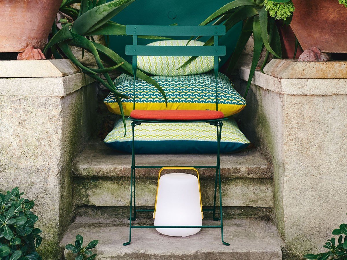 【フェルモブ/Fermob / GOODS】のBISTRO METAL CHAIR / ビストロ メタルチェアー インテリア・キッズ・メンズ・レディースファッション・服の通販 founy(ファニー) 　送料無料　Free Shipping　コンパクト　Compact, Small Size　コーティング　Coating, Coated Finish　シンプル　Simple, Minimal　トレンド　Trend, Trending Now　パウダー　Powder, Soft Tone　軽量　Lightweight, Ultra Light　ホーム・キャンプ・アウトドア・お取り寄せ　Home Living / Home & Lifestyle / Camping Gear / Outdoor Camping　家具・インテリア　Home Furniture & Interior. Stylish & Functional Living Spaces　チェア・椅子　Seating & Chairs　折りたたみ椅子・アウトドアチェア　Folding Chairs & Patio Seats　写真クレジット:SEBASTIEN EROME|ID: prp329100004885258 ipo3291000000036469151