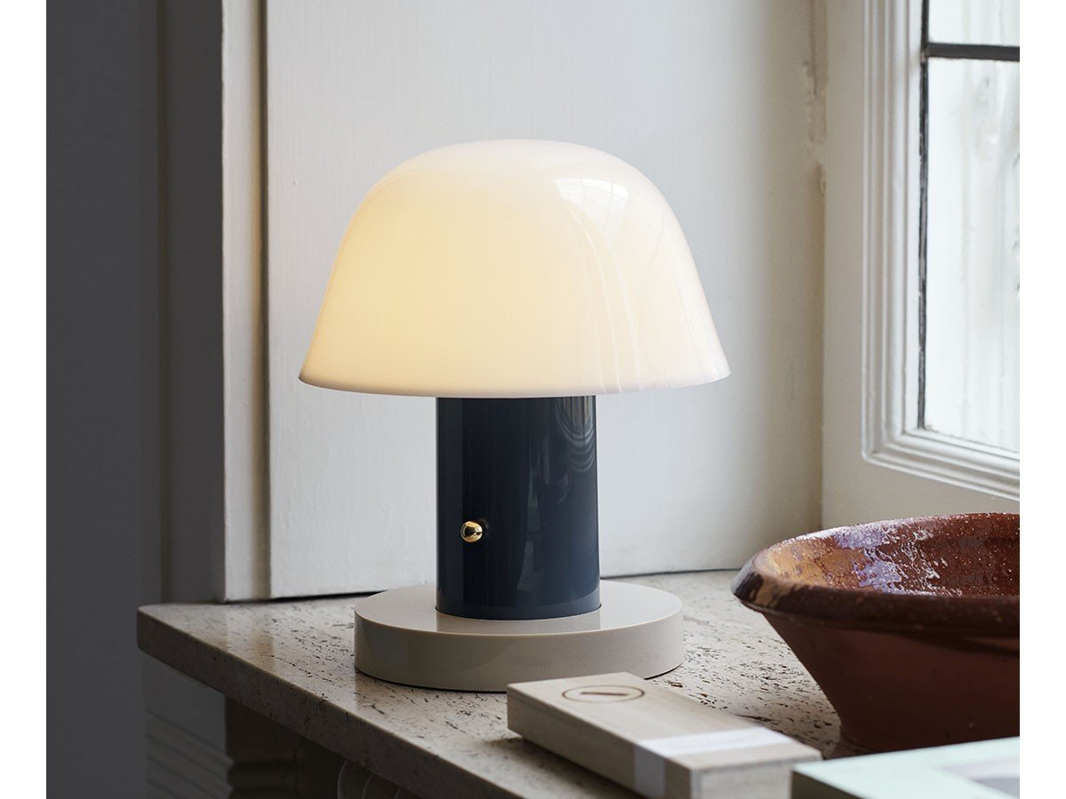 【アンドトラディション/&Tradition / GOODS】のSetago Portable JH27 / セタゴ ポータブル JH27 インテリア・キッズ・メンズ・レディースファッション・服の通販 founy(ファニー) 　送料無料　Free Shipping　スタイリッシュ　Stylish, Fashionable　テーブル　Table, Dining Table　ホーム・キャンプ・アウトドア・お取り寄せ　Home Living / Home & Lifestyle / Camping Gear / Outdoor Camping　家具・インテリア　Home Furniture & Interior. Stylish & Functional Living Spaces　ライト・照明　Lamps & Lighting Fixtures　トワイライト & サンド|ID: prp329100004885485 ipo3291000000036471490