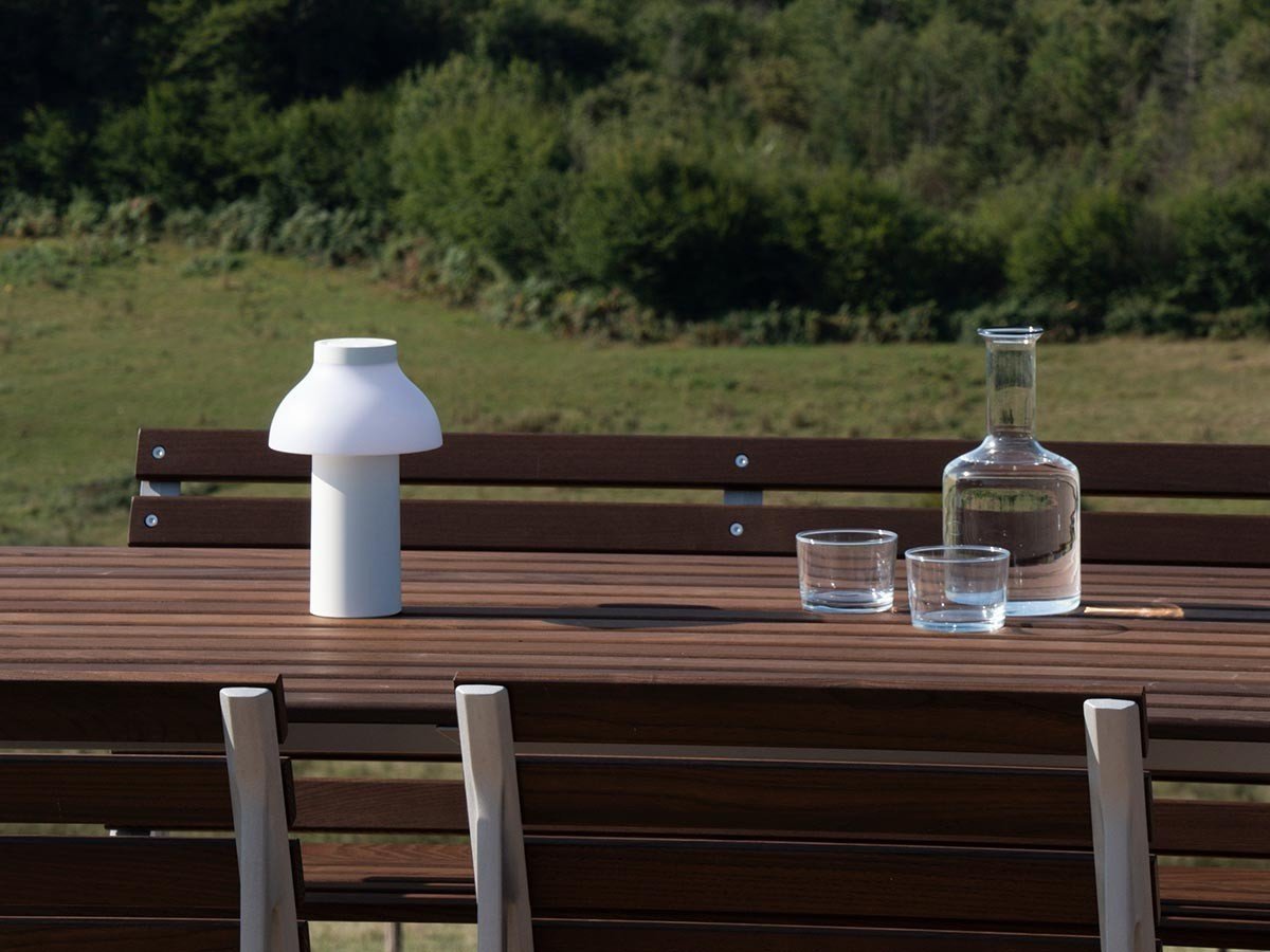 【ヘイ/HAY / GOODS】のPC PORTABLE / PC ポータブル(リサイクル仕様) インテリア・キッズ・メンズ・レディースファッション・服の通販 founy(ファニー) 　シェイプ　Shape, Slim Fit　テーブル　Table, Dining Table　ピーチ　Peach, Soft Touch　フランス　France, French　送料無料　Free Shipping　ホーム・キャンプ・アウトドア・お取り寄せ　Home Living / Home & Lifestyle / Camping Gear / Outdoor Camping　家具・インテリア　Home Furniture & Interior. Stylish & Functional Living Spaces　ライト・照明　Lamps & Lighting Fixtures　クリームホワイト|ID: prp329100004885804 ipo3291000000036474284