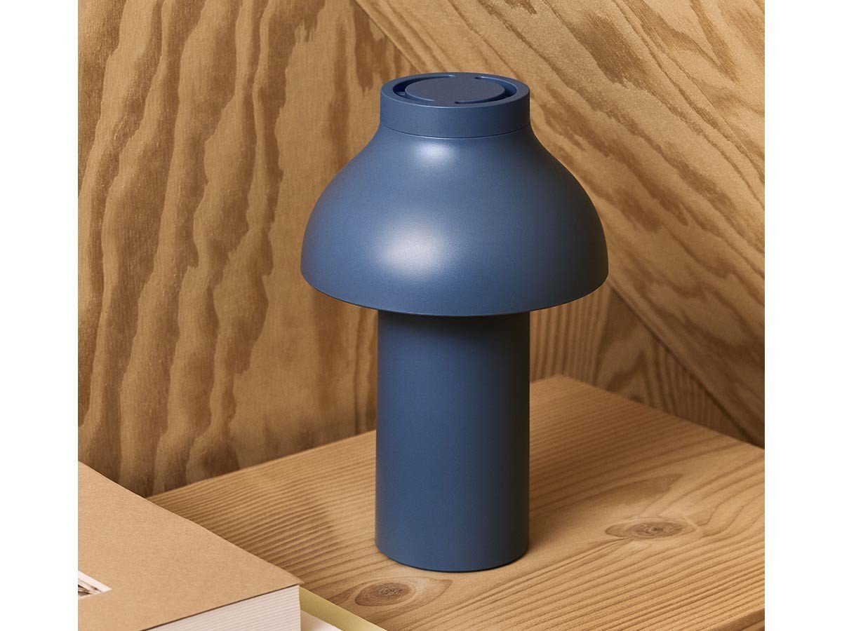 【ヘイ/HAY / GOODS】のPC PORTABLE / PC ポータブル(リサイクル仕様) インテリア・キッズ・メンズ・レディースファッション・服の通販 founy(ファニー) 　シェイプ　Shape, Slim Fit　テーブル　Table, Dining Table　ピーチ　Peach, Soft Touch　フランス　France, French　送料無料　Free Shipping　ホーム・キャンプ・アウトドア・お取り寄せ　Home Living / Home & Lifestyle / Camping Gear / Outdoor Camping　家具・インテリア　Home Furniture & Interior. Stylish & Functional Living Spaces　ライト・照明　Lamps & Lighting Fixtures　アズールブルー|ID: prp329100004885804 ipo3291000000036474293