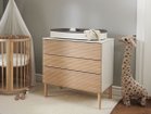 【ストッケ/STOKKE / GOODS】のSTOKKE SLEEPI DRESSER / ストッケ スリーピー ドレッサー 人気、トレンドファッション・服の通販 founy(ファニー) クラシック Classic, Timeless Style ドット Polka Dot, Dot Pattern プレミアム Premium, High-End ベビー Baby, Babywear 送料無料 Free Shipping ホーム・キャンプ・アウトドア・お取り寄せ Home Living / Home & Lifestyle / Camping Gear / Outdoor Camping 家具・インテリア Home Furniture & Interior. Stylish & Functional Living Spaces 収納家具・キャビネット Storage Furniture チェスト・収納引き出し Drawers / Storage Chest ホーム・キャンプ・アウトドア・お取り寄せ Home Living / Home & Lifestyle / Camping Gear / Outdoor Camping 家具・インテリア Home Furniture & Interior. Stylish & Functional Living Spaces ミラー・ドレッサー Mirrors & Dressers ドレッサー・ミラー付き化粧台 Vanity Table for Bedroom ホーム・キャンプ・アウトドア・お取り寄せ Home Living / Home & Lifestyle / Camping Gear / Outdoor Camping 家具・インテリア Home Furniture & Interior. Stylish & Functional Living Spaces キッズ家具 Children's Furniture & Storage キッズ収納・おもちゃ収納棚・キューブボックス Kids Storage Organizer / Toy Storage Cabinet / Cube Shelf for Kids thumbnail 別売りの「スリーピー チェンジャー」を天板に取りつけると、おむつ替え台としてもお使いになれます。|ID: prp329100004886304 ipo3291000000036481569