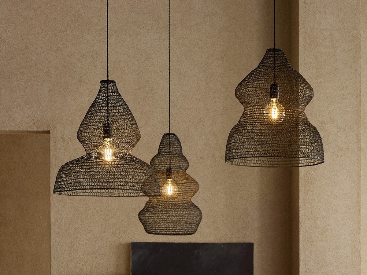 【フライミーパーラー/FLYMEe Parlor / GOODS】のPendant Light / ペンダントライト #119936 インテリア・キッズ・メンズ・レディースファッション・服の通販 founy(ファニー) 　送料無料　Free Shipping　おすすめ　Recommended / Our Picks　ハンド　Hand, Handmade　フォルム　Silhouette, Form　フレーム　Frame, Outline　メッシュ　Mesh, Net Fabric　ホーム・キャンプ・アウトドア・お取り寄せ　Home Living / Home & Lifestyle / Camping Gear / Outdoor Camping　家具・インテリア　Home Furniture & Interior. Stylish & Functional Living Spaces　ライト・照明　Lamps & Lighting Fixtures　ペンダントライト・吊り下げ照明　Pendant Light / Hanging Light Fixture　左 / 右:同シリーズの形違い、中央:本商品|ID: prp329100004889712 ipo3291000000036536728