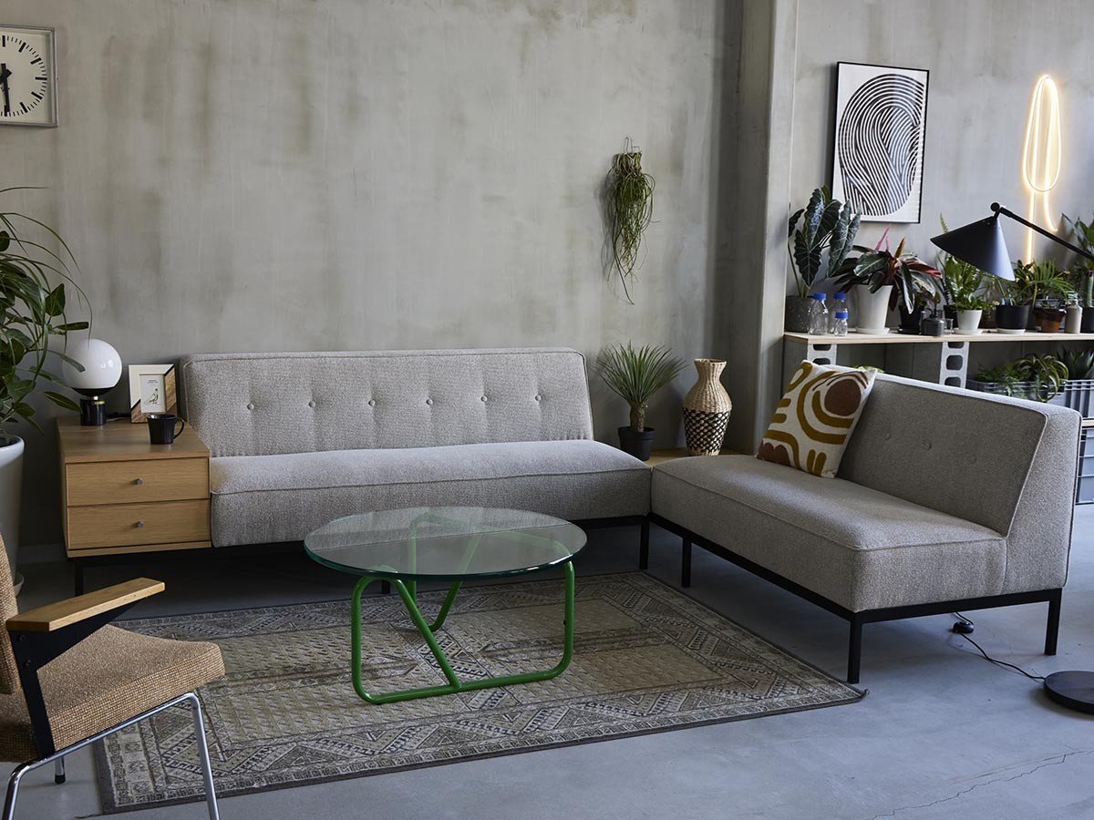 【ボンド/bond / GOODS】のUNIX Sofa / ユニックス ソファ 幅130cm インテリア・キッズ・メンズ・レディースファッション・服の通販 founy(ファニー) スリム Slim, Slim Fit テーブル Table, Dining Table フィット Fit, Slim Fit ホーム・キャンプ・アウトドア・お取り寄せ Home Living / Home & Lifestyle / Camping Gear / Outdoor Camping 家具・インテリア Home Furniture & Interior. Stylish & Functional Living Spaces ソファー Couches & Sofas 左: 同シリーズの「ソファ 幅160cm + サイドチェスト 幅45cm」、右:本商品|ID: prp329100004889800 ipo3291000000036537758