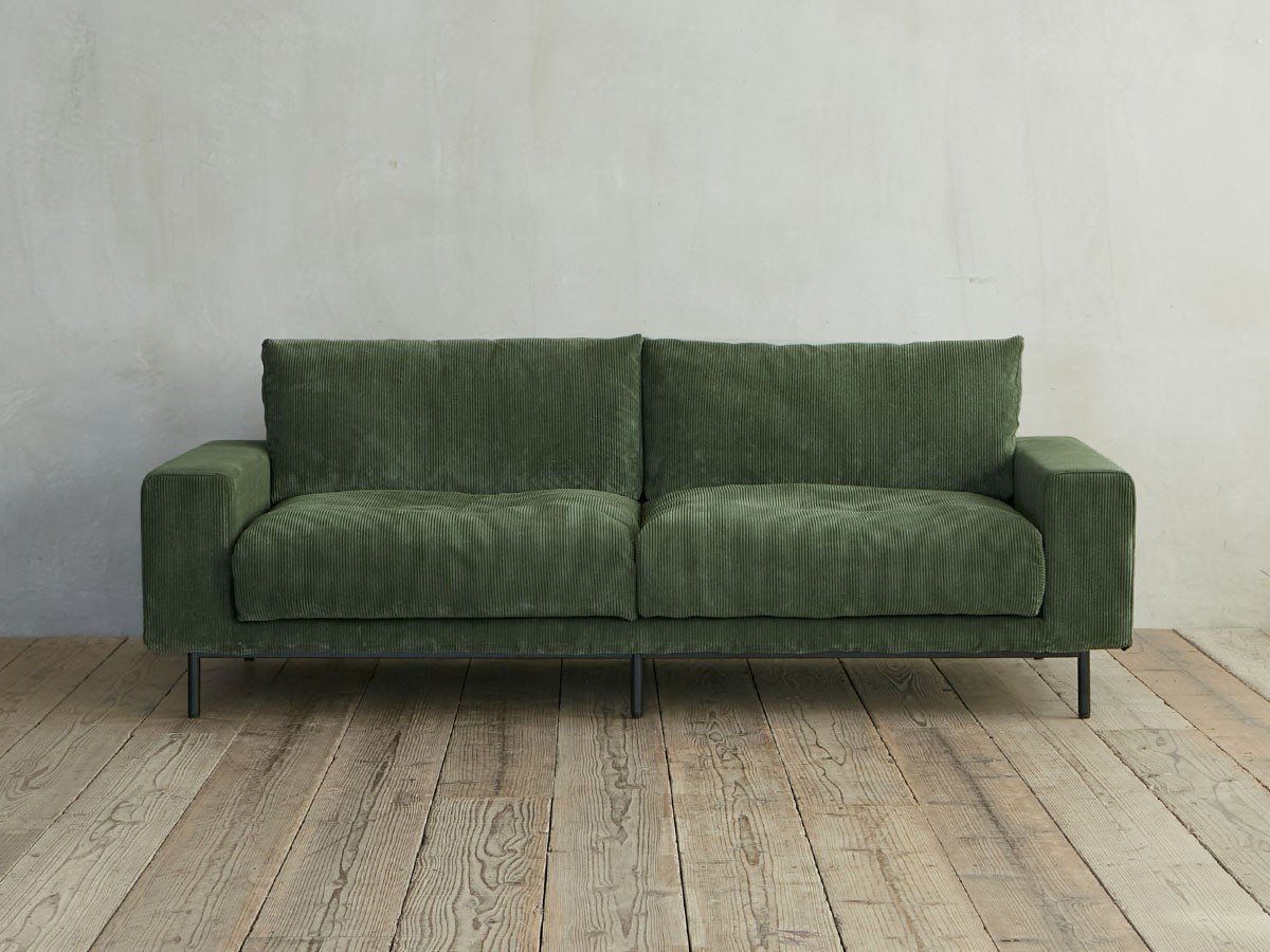 【クラッシュゲート/CRASH GATE / GOODS】のPLUTO SOFA / プルート 3人掛けソファ(コーデュロイ) インテリア・キッズ・メンズ・レディースファッション・服の通販 founy(ファニー) 　コーデュロイ　Corduroy, Cord Fabric　テーブル　Table, Dining Table　フェザー　Feather, Feather Detail　エレガント 上品　Elegant　ホーム・キャンプ・アウトドア・お取り寄せ　Home Living / Home & Lifestyle / Camping Gear / Outdoor Camping　家具・インテリア　Home Furniture & Interior. Stylish & Functional Living Spaces　ソファー　Couches & Sofas　張地:オリーブグリーン、ヘッドレストの付属:不要、アームテーブルの付属:不要|ID: prp329100004889821 ipo3291000000036538023
