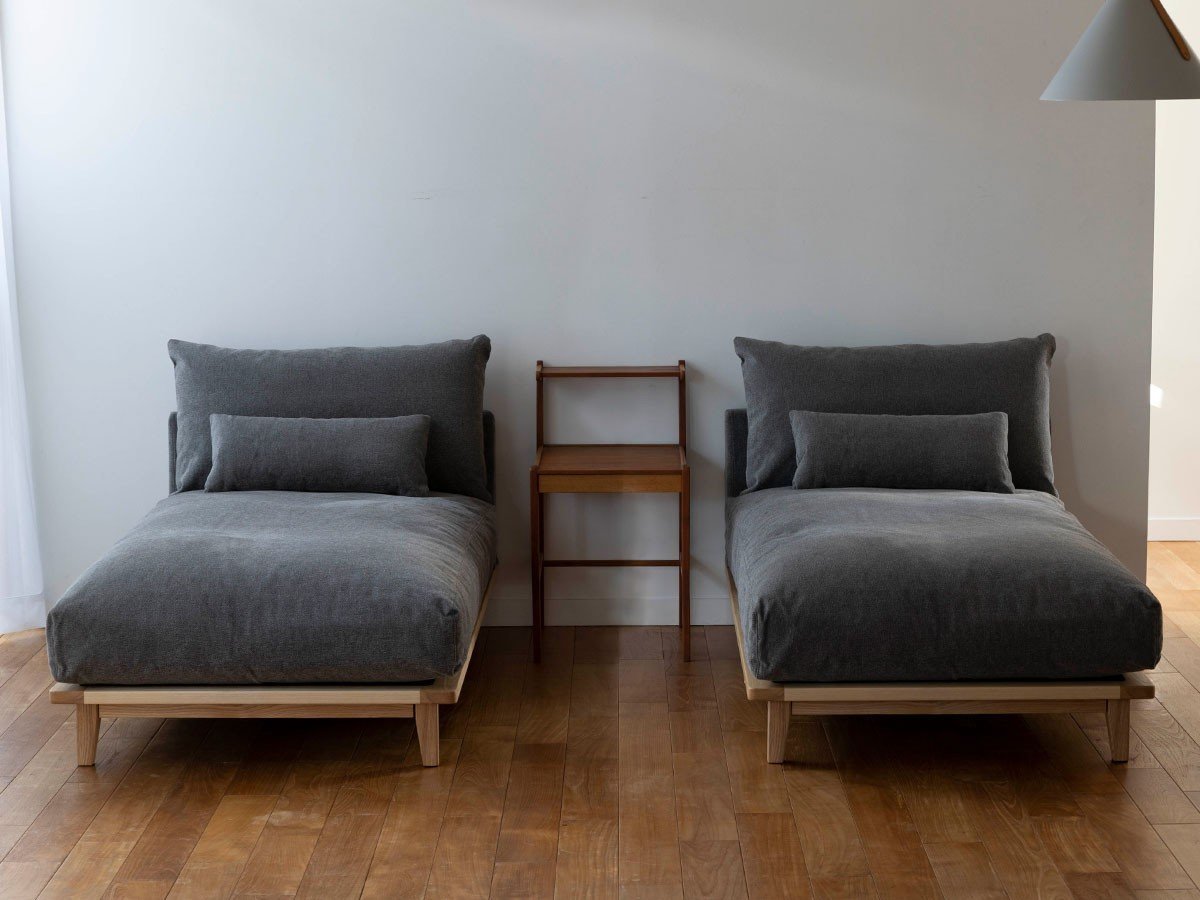 【フミ/Fumi / GOODS】の幸せになるソファ / 幸せになるソファ ロング インテリア・キッズ・メンズ・レディースファッション・服の通販 founy(ファニー) 　クッション　Cushion, Throw Pillow　スマート　Smart, Elegant　テーブル　Table, Dining Table　フェザー　Feather, Feather Detail　ロング　Long, Long-Length　おすすめ　Recommended / Our Picks　ホーム・キャンプ・アウトドア・お取り寄せ　Home Living / Home & Lifestyle / Camping Gear / Outdoor Camping　家具・インテリア　Home Furniture & Interior. Stylish & Functional Living Spaces　その他 インテリア雑貨、家具　Home Decor & Furniture Extras　2台を並べると、二人がそれぞれくつろげるスペースになります。|ID: prp329100004890186 ipo3291000000036542971