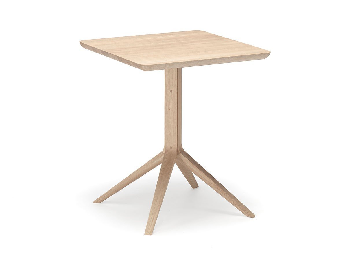 【カリモクニュースタンダード/KARIMOKU NEW STANDARD / GOODS】のSCOUT BISTRO TABLE SQUARE / スカウト ビストロ テーブル スクエア インテリア・キッズ・メンズ・レディースファッション・服の通販 founy(ファニー) 　送料無料　Free Shipping　エレガント 上品　Elegant　コンパクト　Compact, Small Size　シンプル　Simple, Minimal　スクエア　Square, Square Shape　テーブル　Table, Dining Table　ホーム・キャンプ・アウトドア・お取り寄せ　Home Living / Home & Lifestyle / Camping Gear / Outdoor Camping　家具・インテリア　Home Furniture & Interior. Stylish & Functional Living Spaces　テーブル　Dining, Coffee & Side Tables　カフェテーブル・丸型テーブル　Cafe & Bistro Tables　ピュアオーク|ID: prp329100004890301 ipo3291000000036545026