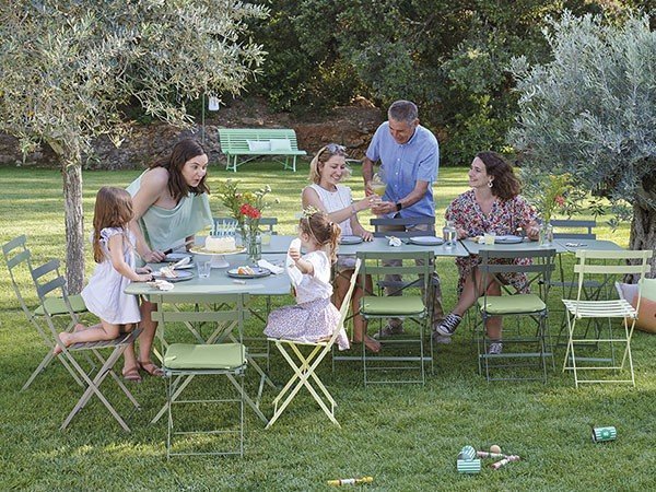 【フェルモブ/Fermob / GOODS】のBISTRO SQUARE TABLE / ビストロ スクエアテーブル 71 インテリア・キッズ・メンズ・レディースファッション・服の通販 founy(ファニー) 　送料無料　Free Shipping　キャップ　Cap, Baseball Cap　コンパクト　Compact, Small Size　コーティング　Coating, Coated Finish　シンプル　Simple, Minimal　スクエア　Square, Square Shape　テーブル　Table, Dining Table　パウダー　Powder, Soft Tone　軽量　Lightweight, Ultra Light　ホーム・キャンプ・アウトドア・お取り寄せ　Home Living / Home & Lifestyle / Camping Gear / Outdoor Camping　家具・インテリア　Home Furniture & Interior. Stylish & Functional Living Spaces　テーブル　Dining, Coffee & Side Tables　カフェテーブル・丸型テーブル　Cafe & Bistro Tables　ホーム・キャンプ・アウトドア・お取り寄せ　Home Living / Home & Lifestyle / Camping Gear / Outdoor Camping　家具・インテリア　Home Furniture & Interior. Stylish & Functional Living Spaces　テーブル　Dining, Coffee & Side Tables　折りたたみテーブル・伸縮テーブル　Folding & Extendable Tables　写真クレジット:SEBASTIEN EROME|ID: prp329100004890337 ipo3291000000036545426