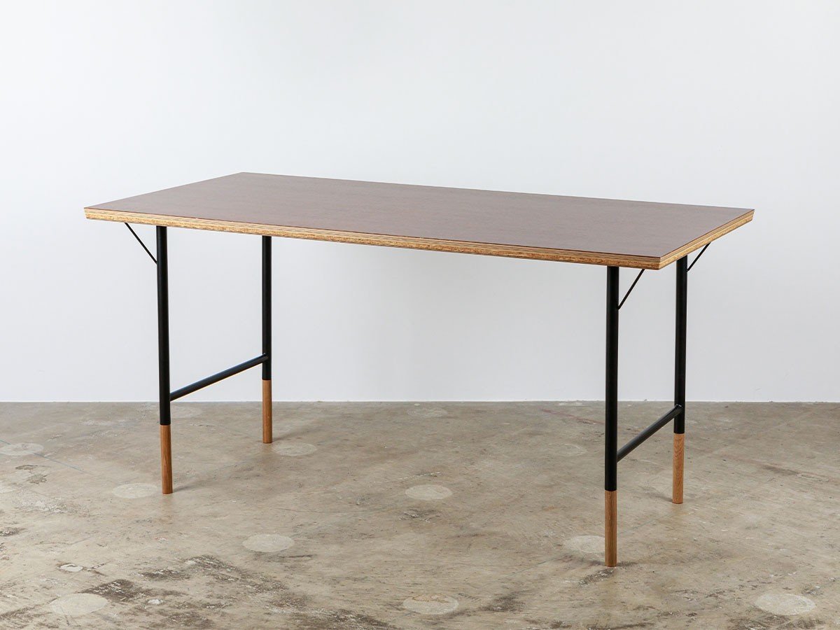 【ボーダレス/BORDERLESS / GOODS】のtwig / トウィッグ デスク(ウォールナット天板) インテリア・キッズ・メンズ・レディースファッション・服の通販 founy(ファニー) 　ウッド　Wooden Design　テーブル　Table, Dining Table　デスク　Desk, Work Desk　フォルム　Silhouette, Form　フレーム　Frame, Outline　ローズ　Rose, Rose Motif　送料無料　Free Shipping　ホーム・キャンプ・アウトドア・お取り寄せ　Home Living / Home & Lifestyle / Camping Gear / Outdoor Camping　家具・インテリア　Home Furniture & Interior. Stylish & Functional Living Spaces　テーブル　Dining, Coffee & Side Tables　ダイニングテーブル・食卓テーブル　Dining Tables　サイズ:幅140 × 奥行70cm、脚部ブラック、オプションレッグ:不要|ID: prp329100004895951 ipo3291000000036604374