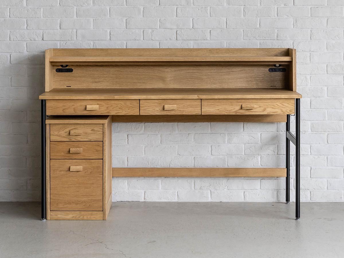 【イージーライフ/Easy Life / GOODS】のGAKUTO DESK / ガクト デスク 幅150cm + 上置き インテリア・キッズ・メンズ・レディースファッション・服の通販 founy(ファニー) 　シンプル　Simple, Minimal　ステーショナリー　Stationery, Office Supplies　デスク　Desk, Work Desk　ベビー　Baby, Babywear　ホーム・キャンプ・アウトドア・お取り寄せ　Home Living / Home & Lifestyle / Camping Gear / Outdoor Camping　家具・インテリア　Home Furniture & Interior. Stylish & Functional Living Spaces　キッズ家具　Children's Furniture & Storage　キッズデスク・学習テーブル・幼児用机　Kids Desk / Study Table for Kids / Toddler Table Set　組合せ例:デスク 幅150cm + 上置き(本商品)、ワゴン 3段|ID: prp329100004896891 ipo3291000000036616260