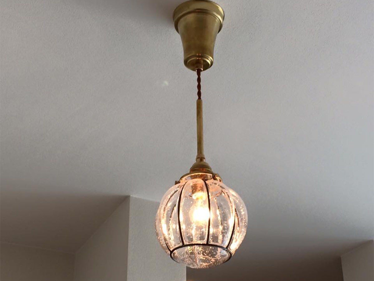 【フライミー ブラン/FLYMEe Blanc / GOODS】のPendant Light / ペンダントライト #121208 インテリア・キッズ・メンズ・レディースファッション・服の通販 founy(ファニー) 送料無料 Free Shipping ガラス Glass, Glassware コンパクト Compact, Small Size フォルム Silhouette, Form ホーム・キャンプ・アウトドア・お取り寄せ Home Living / Home & Lifestyle / Camping Gear / Outdoor Camping 家具・インテリア Home Furniture & Interior. Stylish & Functional Living Spaces ライト・照明 Lamps & Lighting Fixtures ペンダントライト・吊り下げ照明 Pendant Light / Hanging Light Fixture 真鍮、天井取付け仕様:引掛シーリング仕様|ID: prp329100004897192 ipo3291000000036624574