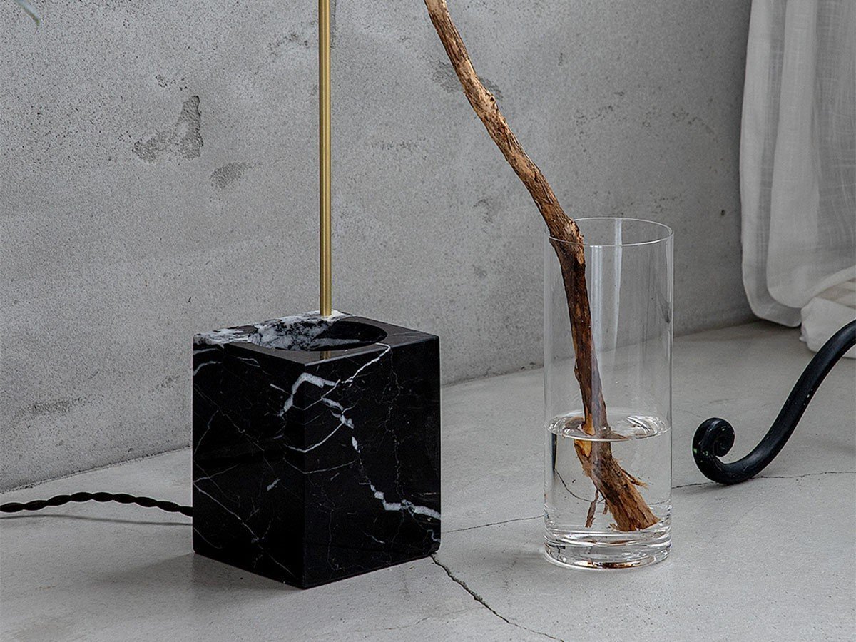 【フライミー ファクトリー/FLYMEe Factory / GOODS】のFlower Base Lamp / フラワーベースランプ #119887 インテリア・キッズ・メンズ・レディースファッション・服の通販 founy(ファニー) 　送料無料　Free Shipping　フラワー　Flower, Floral　ホーム・キャンプ・アウトドア・お取り寄せ　Home Living / Home & Lifestyle / Camping Gear / Outdoor Camping　家具・インテリア　Home Furniture & Interior. Stylish & Functional Living Spaces　ライト・照明　Lamps & Lighting Fixtures　フロアランプ・スタンドライト　Floor Lamp / Standing Lamp　花瓶は取り外しでき、水の交換も簡単に行えます。|ID: prp329100004897374 ipo3291000000036627177