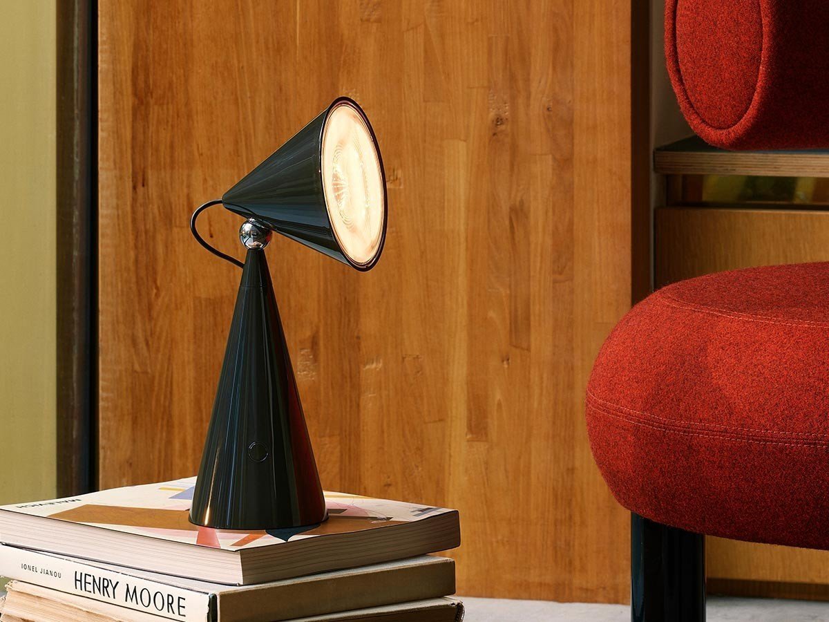 【トム ディクソン/Tom Dixon / GOODS】のPose Portable / ポーズ ポータブル 人気、トレンドファッション・服の通販 founy(ファニー) 送料無料 Free Shipping クラシック Classic, Timeless Style デスク Desk, Work Desk フォルム Silhouette, Form ホーム・キャンプ・アウトドア・お取り寄せ Home Living / Home & Lifestyle / Camping Gear / Outdoor Camping 家具・インテリア Home Furniture & Interior. Stylish & Functional Living Spaces ライト・照明 Lamps & Lighting Fixtures デスクライト・卓上照明 Desk Lamp / Table Lamp / Study Light other-1|ID: prp329100004897447 ipo3291000000036628185