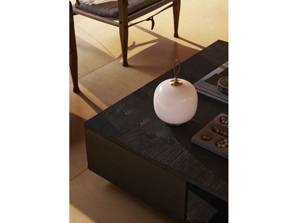 【ルイスポールセン/Louis Poulsen / GOODS】のVL 45 Radiohus Portable Lamp / VL 45 ラジオハウス ポータブルランプ インテリア・キッズ・メンズ・レディースファッション・服の通販 founy(ファニー) 　ガラス　Glass, Glassware　クラシック　Classic, Timeless Style　テーブル　Table, Dining Table　ハンド　Hand, Handmade　ラップ　Wrap, Wrap Design　送料無料　Free Shipping　ホーム・キャンプ・アウトドア・お取り寄せ　Home Living / Home & Lifestyle / Camping Gear / Outdoor Camping　家具・インテリア　Home Furniture & Interior. Stylish & Functional Living Spaces　ライト・照明　Lamps & Lighting Fixtures　ペール・ローズ|ID: prp329100004897587 ipo3291000000036630098